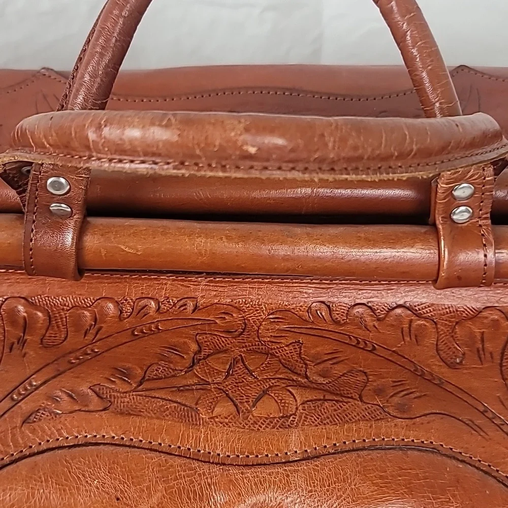 Vintage American West Hand Tooled Luggage Bag, Travel Bag, Carry-On Duffel Large - Picture 5 of 16